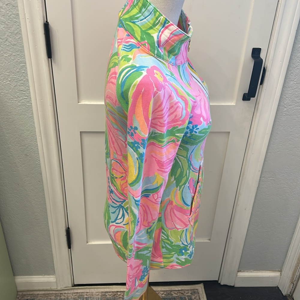 Lilly Pulitzer Active Top - Picture 4 of 8